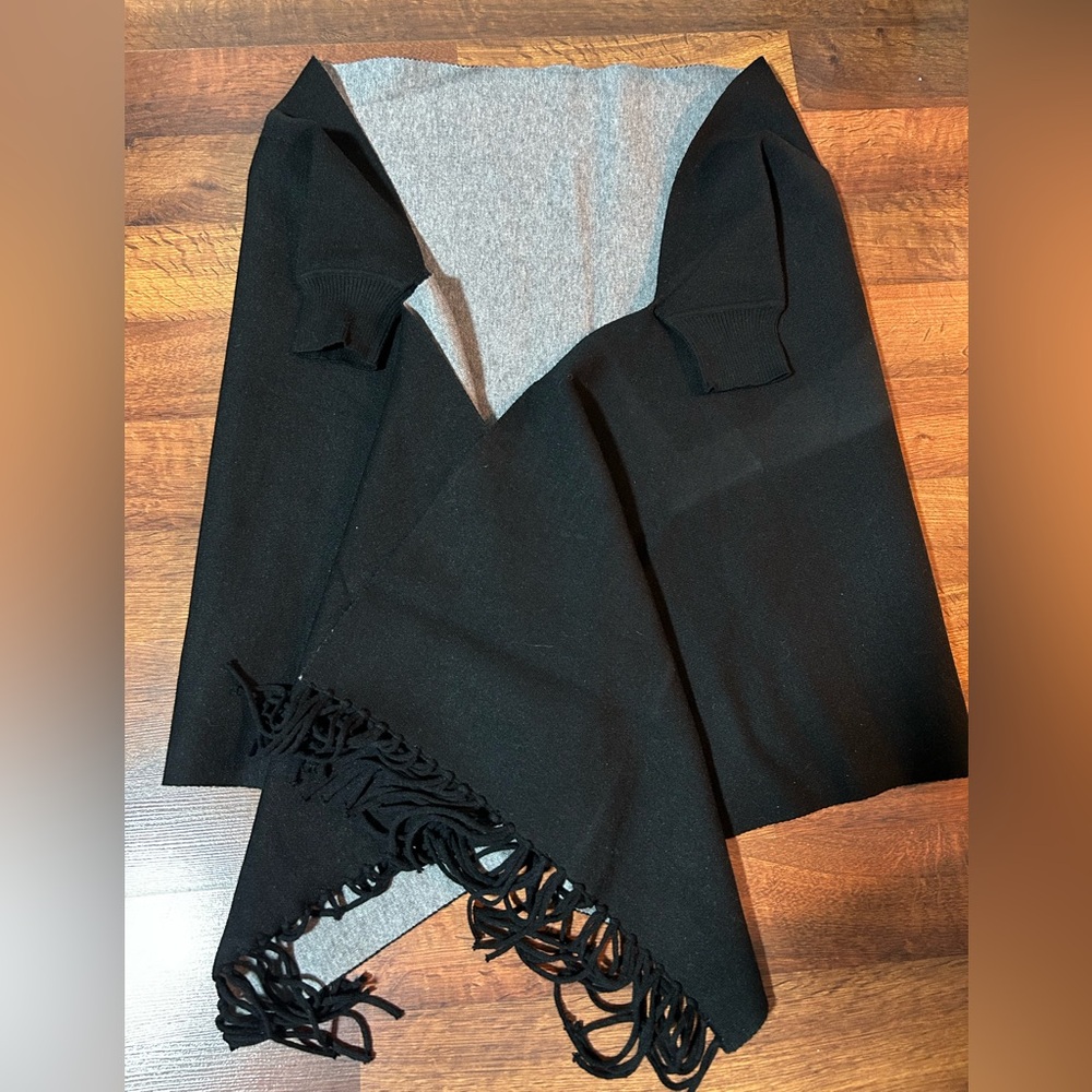 Ienelle Black and Gray Poncho sweater